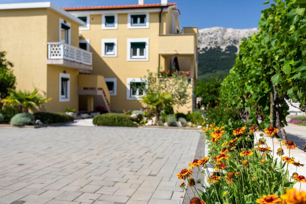 Apartments Marija Baška Exteriör bild